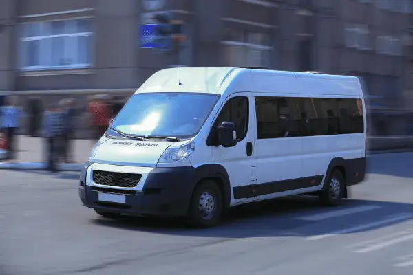 מיניבוס 20 מקומות מחיר